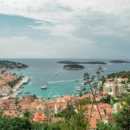 Jesliving Hvar - 2 Bedroom Elegant Apartment With Sea View In Historic Center Of Hvar Town Exteriör bild