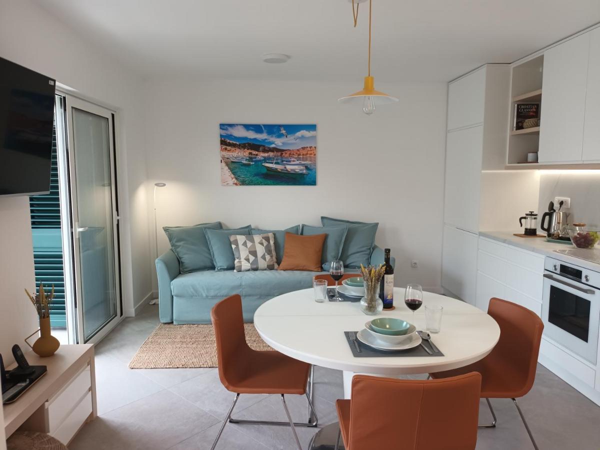 Jesliving Hvar - 2 Bedroom Elegant Apartment With Sea View In Historic Center Of Hvar Town Exteriör bild
