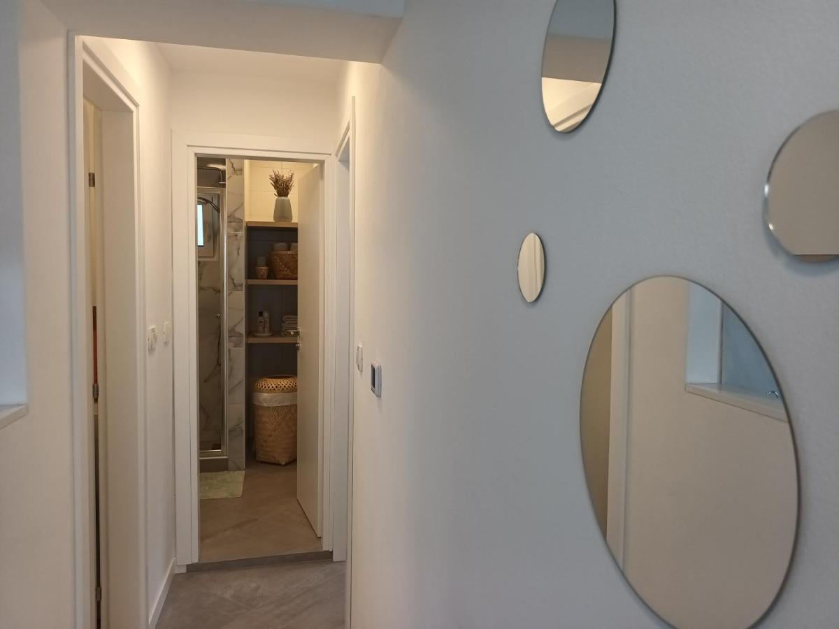 Jesliving Hvar - 2 Bedroom Elegant Apartment With Sea View In Historic Center Of Hvar Town Exteriör bild