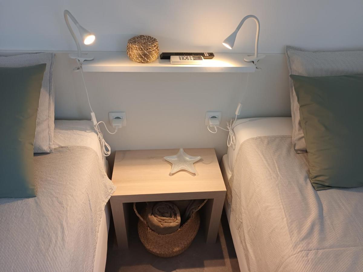Jesliving Hvar - 2 Bedroom Elegant Apartment With Sea View In Historic Center Of Hvar Town Exteriör bild
