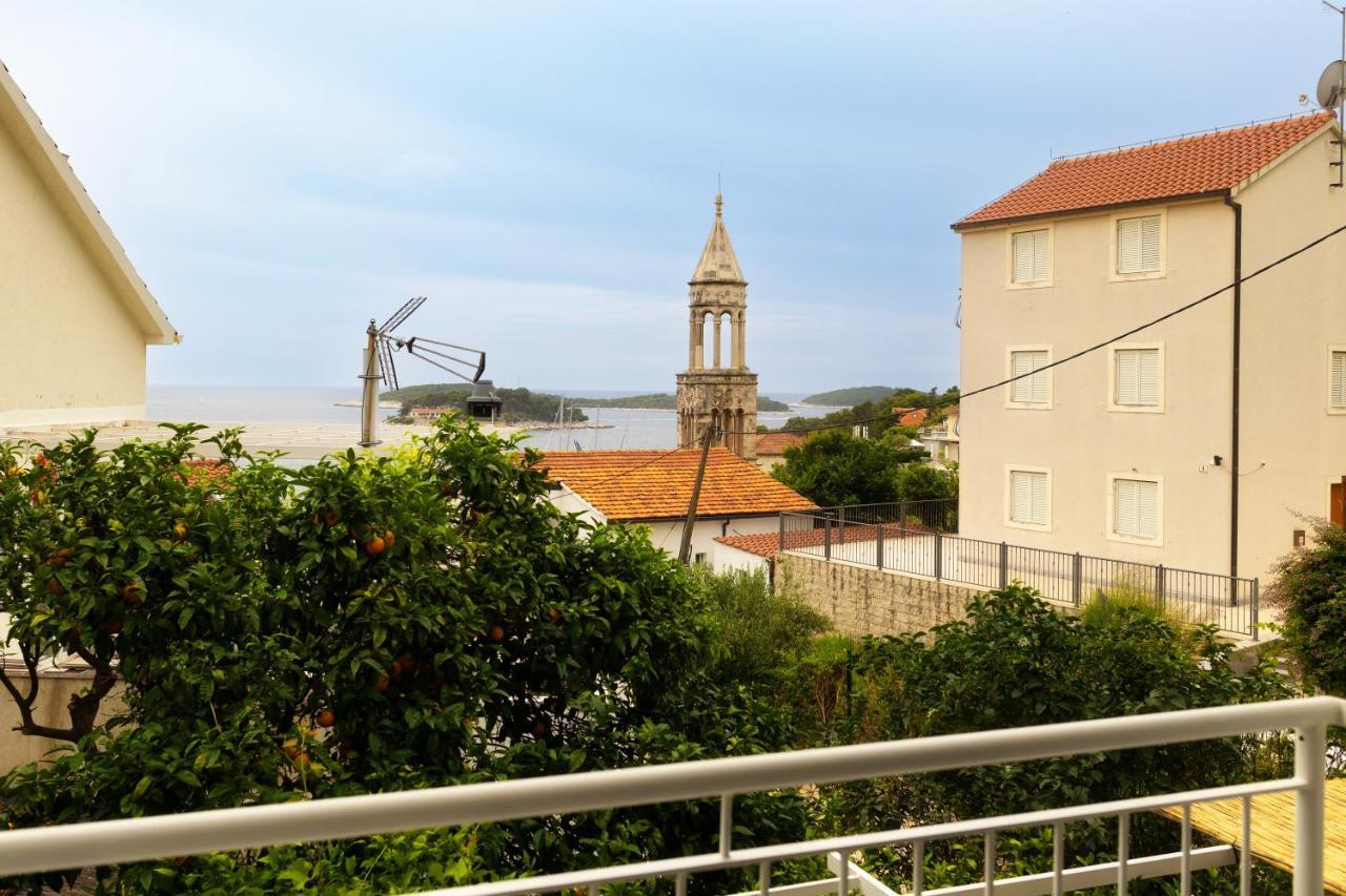 Jesliving Hvar - 2 Bedroom Elegant Apartment With Sea View In Historic Center Of Hvar Town Exteriör bild