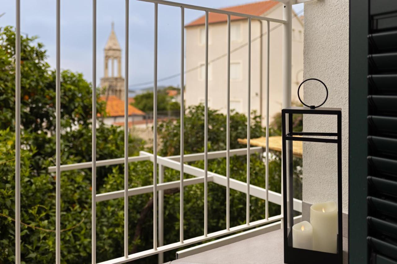 Jesliving Hvar - 2 Bedroom Elegant Apartment With Sea View In Historic Center Of Hvar Town Exteriör bild